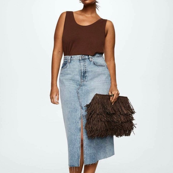 Mango Front slit jeans skirt XXL. 

Sold out 
New without tags
100% cotton - Picture 5 of 14